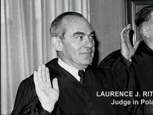 Sędzia Laurence Rittenband w sądzie w LA