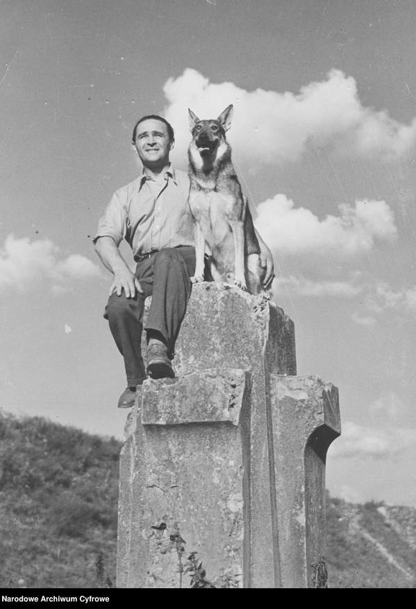 adolf dymsza pomnik z psem