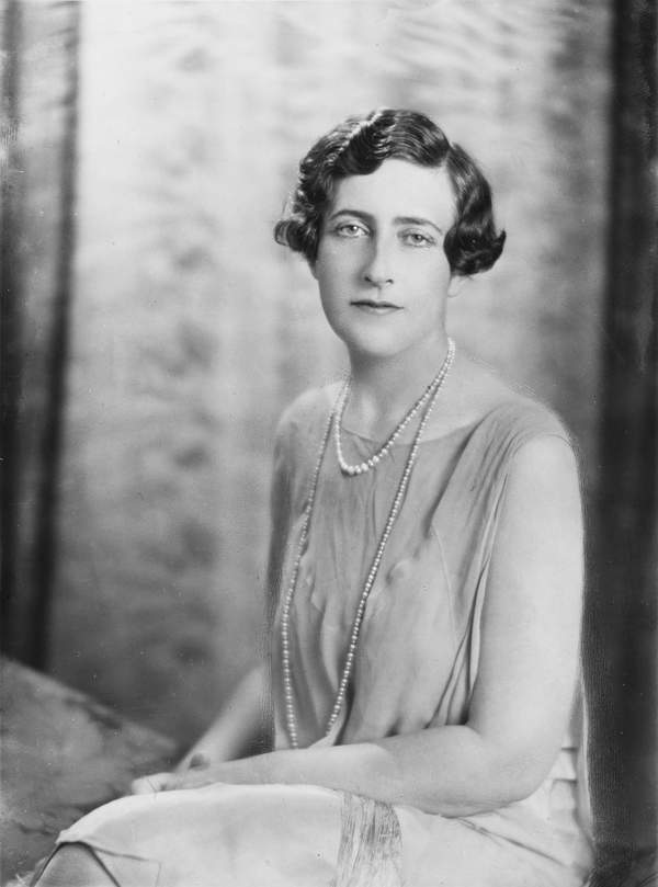 Agatha Christie tajemnicze zaginięcie pisarki historia biografia hipotezy zdjęcia