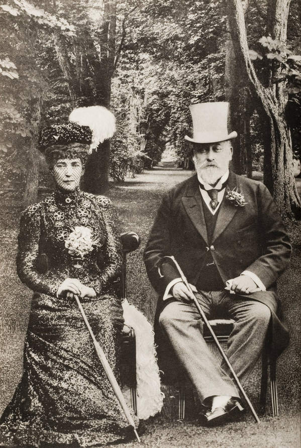 Aleksandra Duńska królowa Wielkiej Brytanii, żona Edwarda VII kim była problemy ze słuchem propagowała modę na kolię