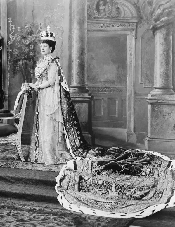 Aleksandra Duńska królowa Wielkiej Brytanii, żona Edwarda VII kim była problemy ze słuchem propagowała modę na kolię