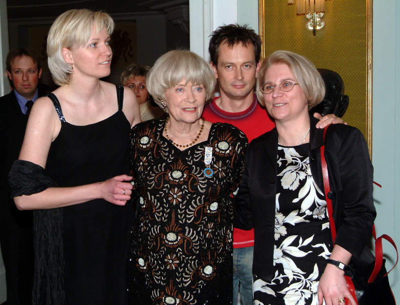 Alina Janowska z córkami, 2003 rok
