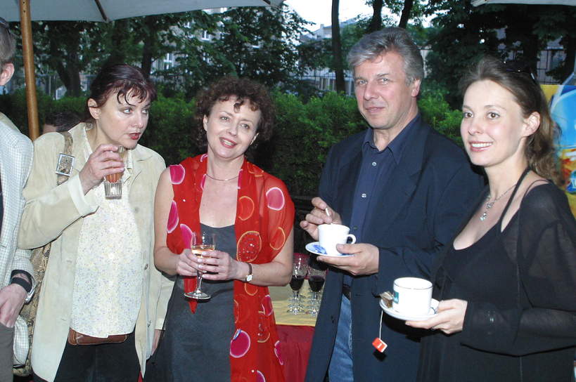 ANNA CHODAKOWSKA, JOANNA SZCZEPKOWSKA, EMILIAN KAMIŃSKI Z ŻONĄ, 2003