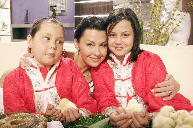 Anna Popek z córkami, Oliwią Popek i Małgorzatą Popek, 2007