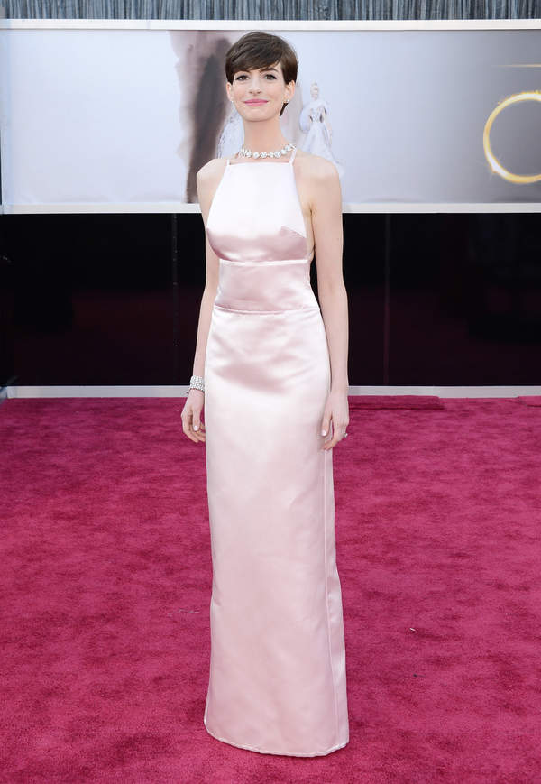 Anne Hathaway oscar dress 