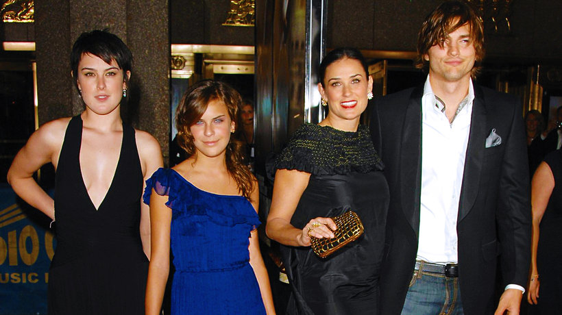 Ashton Kutcher i Demi Moore  z córkami
