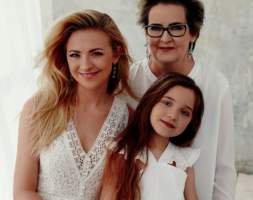 Barbara Kurdej-Szatan, Basia Kurdej-Szatan z mamą i córką, Viva! 8/2019