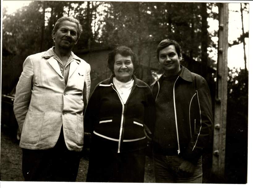 Bogusław Kaczyński z rodzicami w Serpelicach, rok przed śmiercią matki