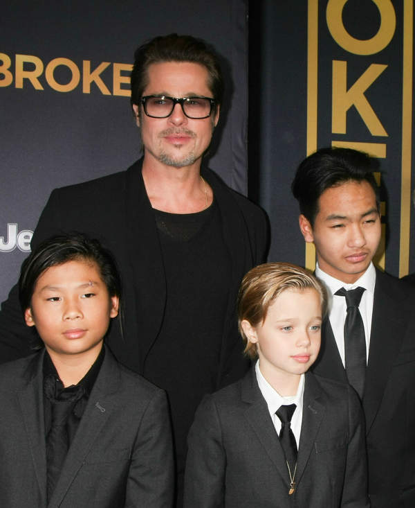 Brad Pitt, Maddox Jolie-Pitt, Brad Pitt, Pax Thien Jolie-Pitt, Shiloh Nouvel Jolie-Pitt
