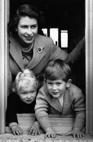 Brytyjska rodzina królewska - zdjęcia z dzieciństwa
