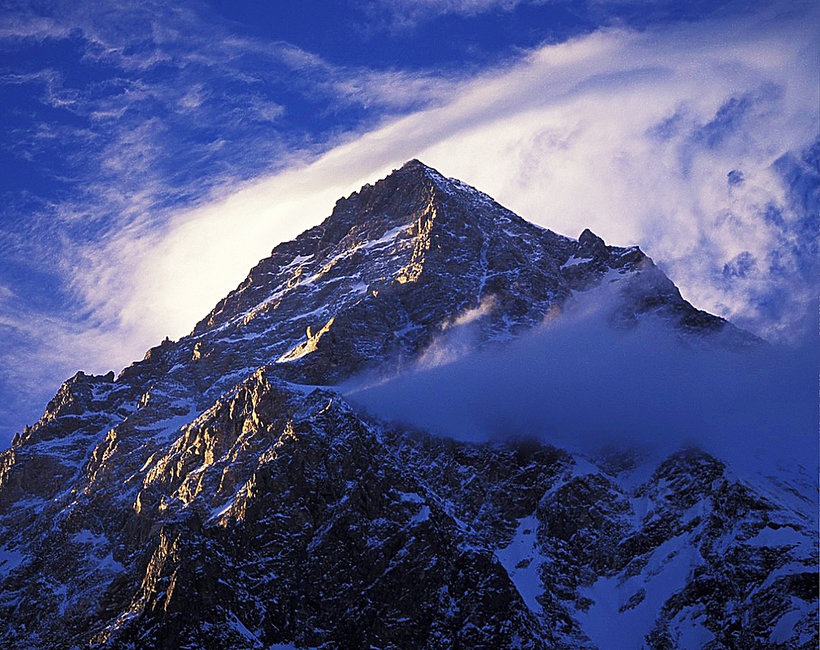 Co się dzieje na K2?