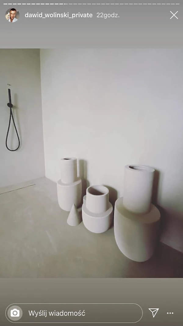 Dawid Wolinski pokazal minimalistyczny apartament 2020