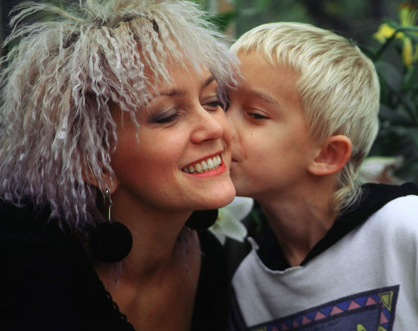 Dominik Ostrowski, Małgorzata Ostrowska z synem 1995