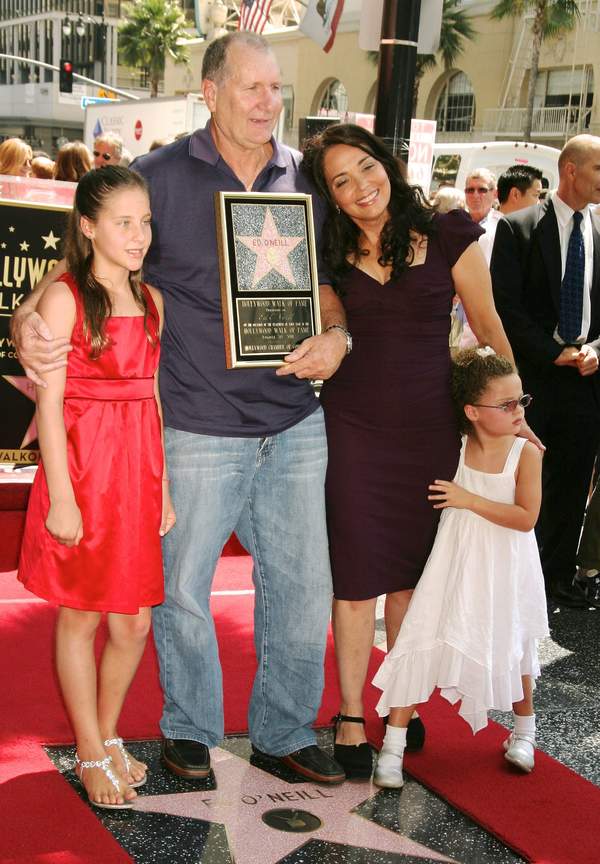 Ed O'Neill w Alei Sław, towarzyszyły mu żona i córeczki, 2011 rok