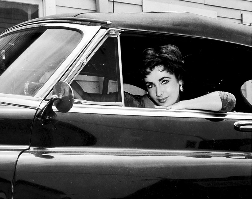  Elizabeth Taylor w Rolls-Roycie Silver Cloud II z 1961
