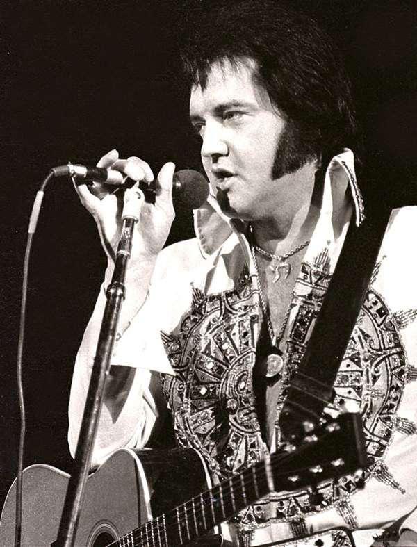 Elvis Presley - skandale z życia króla rock’n’rolla