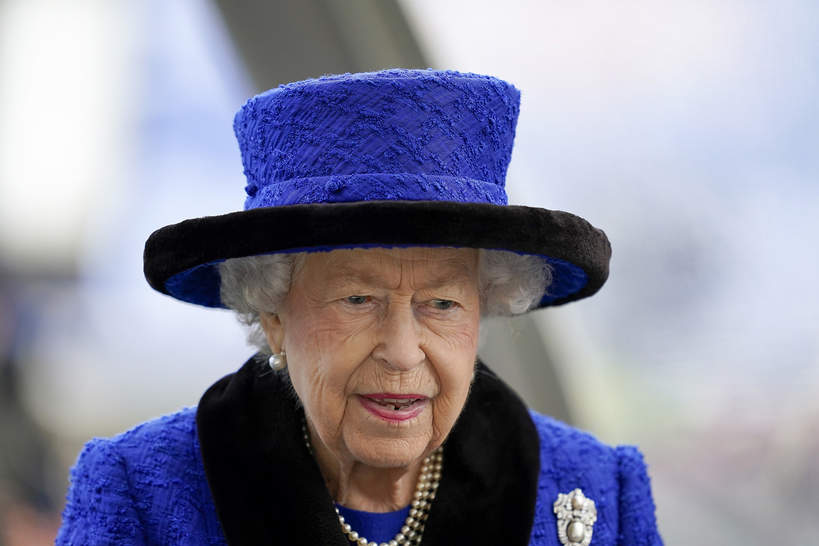Elżbieta II, problemy z kręgosłupem