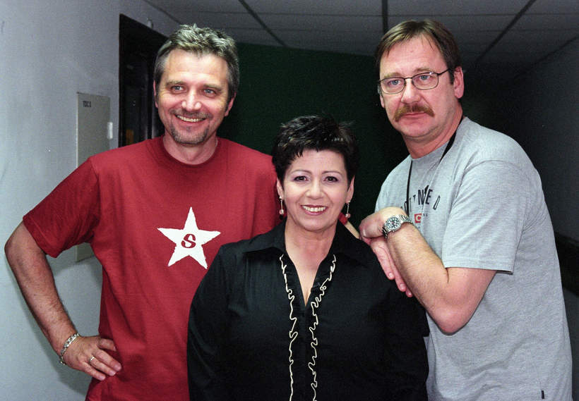 Ewa Bem z mężem i bratem, 2002