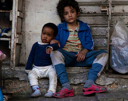 Kafarnaum. Por&oacute;wnywany do Slumdoga. Milionera z ulicy film Nadine Labaki