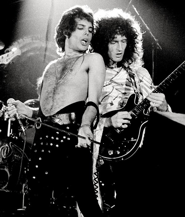 Freddie Mercury w 1977 roku