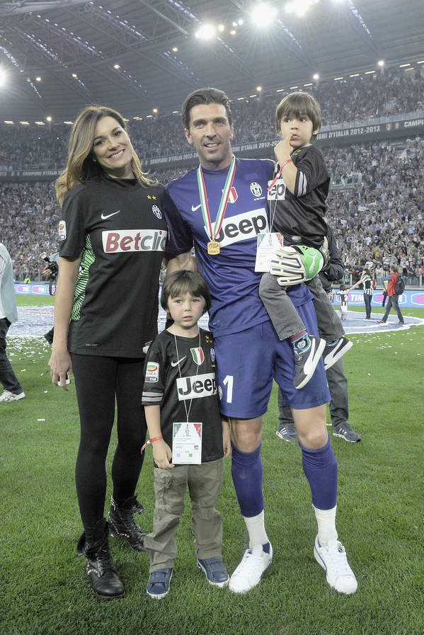 Gianluigi Buffon, Alena Seredova z dziećmi, 2013 rok