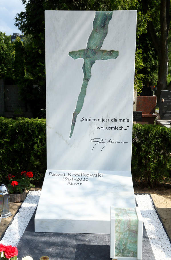 Grób Pawła Królikowskiego, nagrobek Pawla Królikowskiego, lipiec 2021