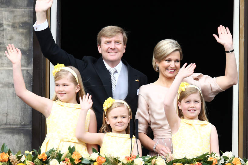 Holenderska rodzina królewska, 2013, córki, jak wychowuje się dzieci