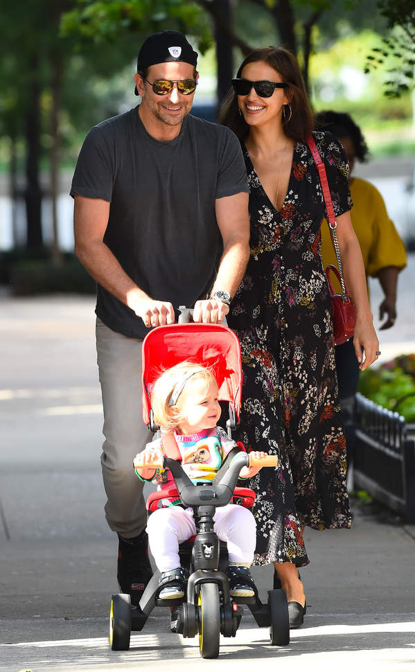 Irina Shayk i Bradley Cooper z córką Lea