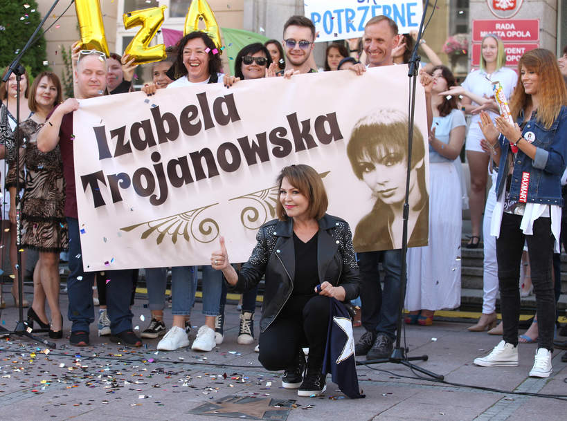 Izabela Trojanowska z fanami w Opolu