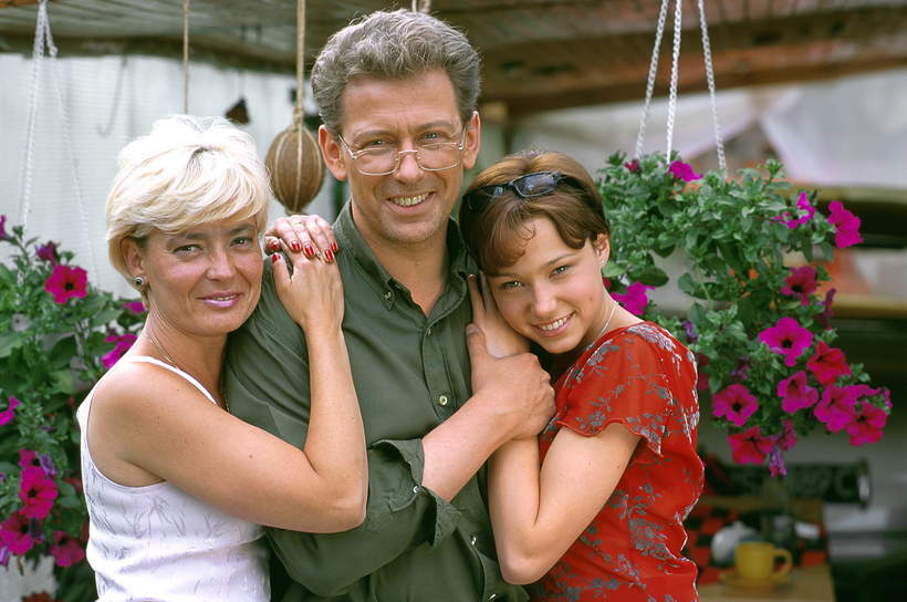 Jacek Borkowski z córką, Karoliną Borkowską i żoną, 2000 rok