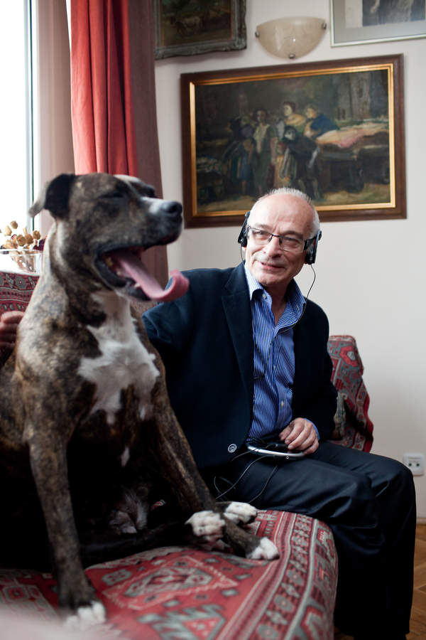 Jan Lityński z psem, 2011 rok
