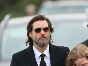 Jim Carrey na pogrzebie