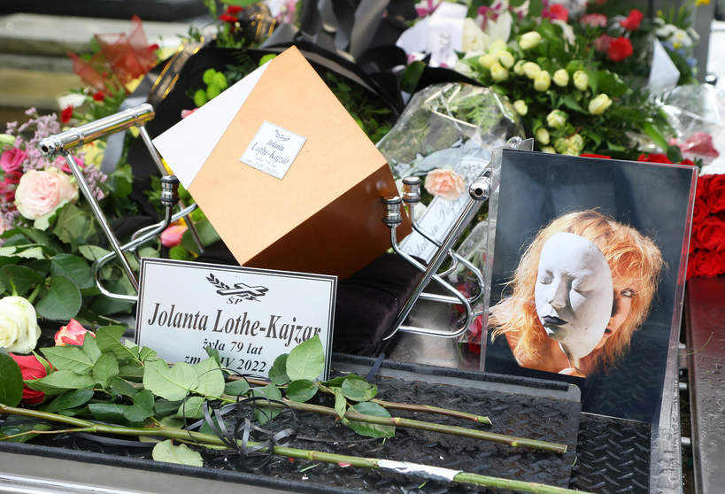 Jolanta Lothe, Warszawa, 08.04.2022. Pogrzeb aktorki Jolanty Lothe. Msza swieta w Kosciele Srodowisk Tworczych.