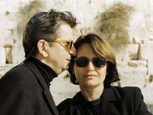 Juliusz Machulski z żoną Ewą pod Ścianą Płaczu w Izraelu