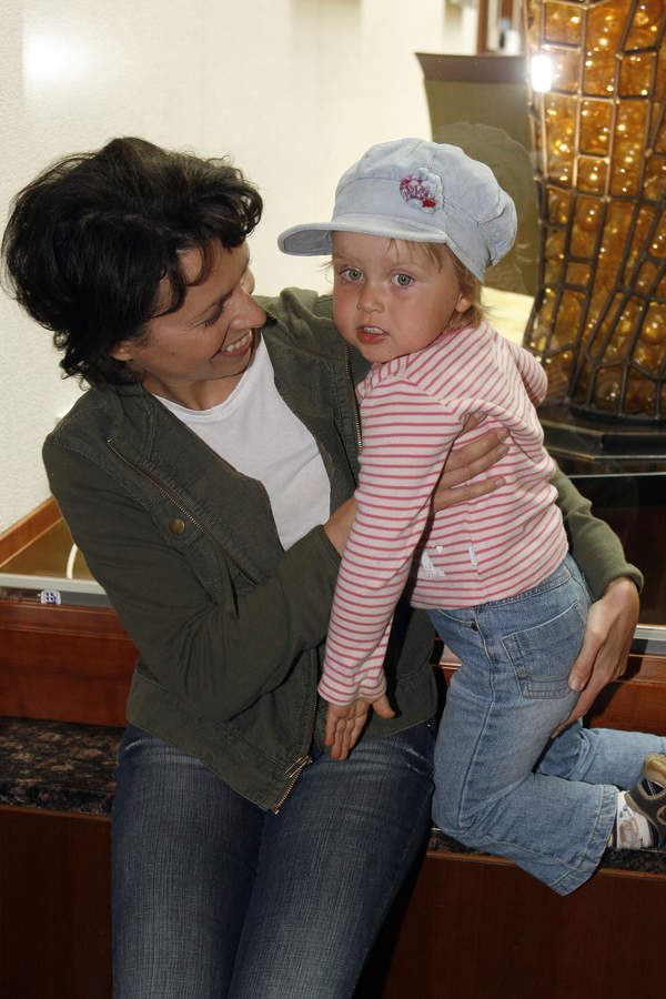 Katarzyna Pakosińska z córką, 2006 rok
