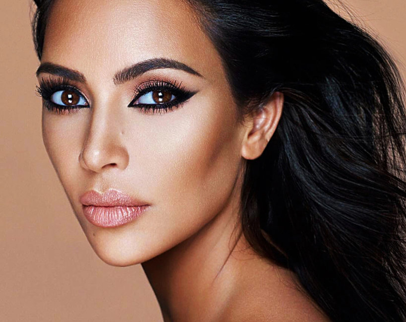 Kim Kardashian, jak się zmieniała? Metamorfoza gwiazd