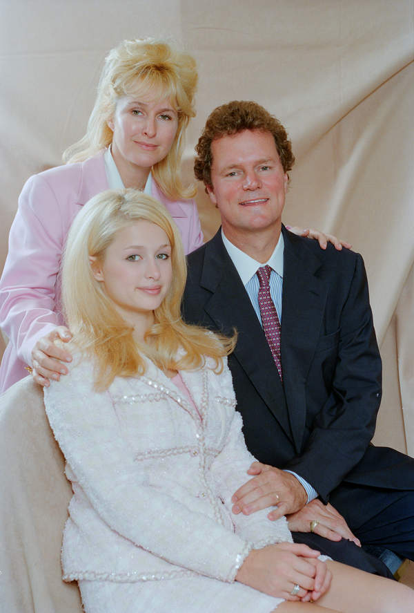 Kim są rodzice Paris Hilton, Kathy i Richard Hilton?