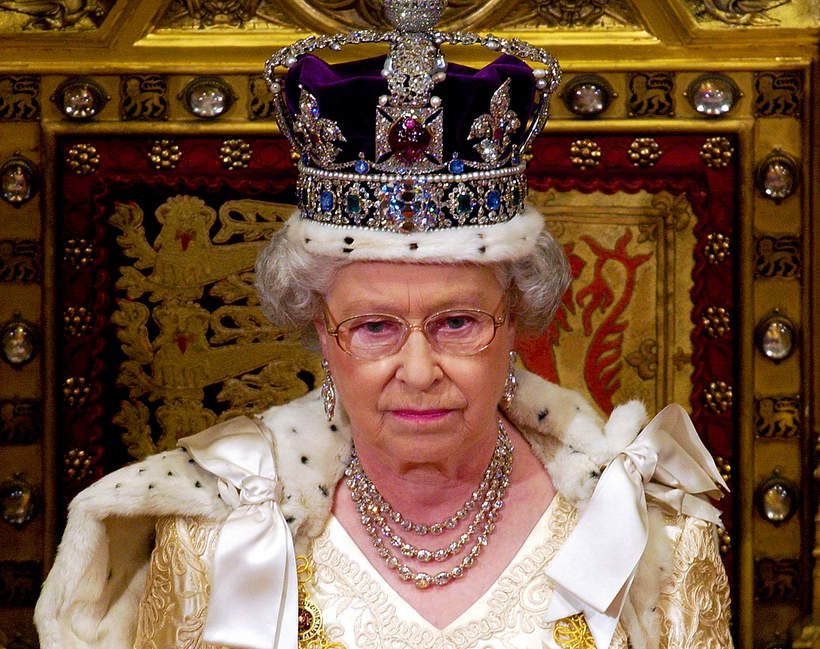 koronacja królowej Elżbiety II, królowa Elżbieta II w koronie