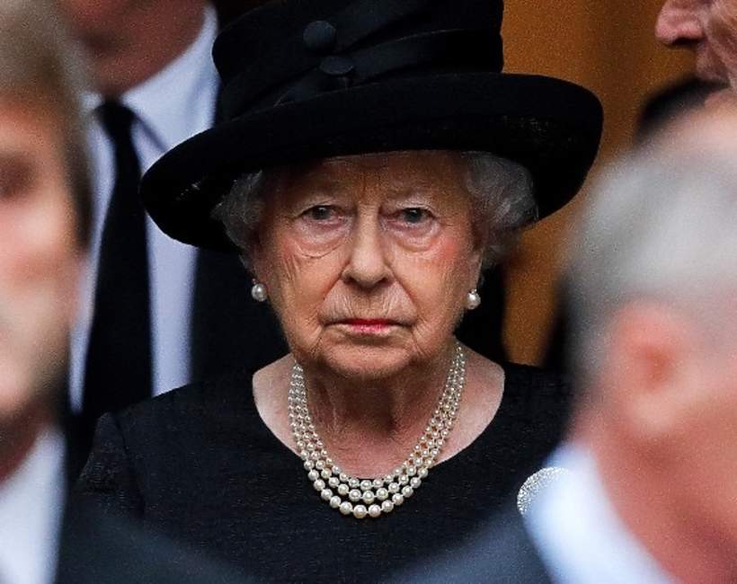 królowa Elżbieta II, dama dworu Lady Susan Hussey