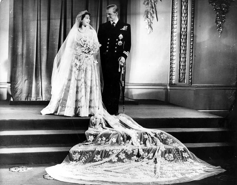Królowa Elżbieta II suknia ślubna