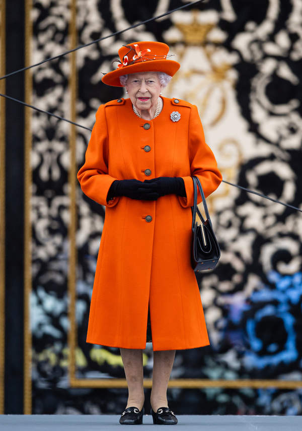 królowa Elżbieta II ubrania