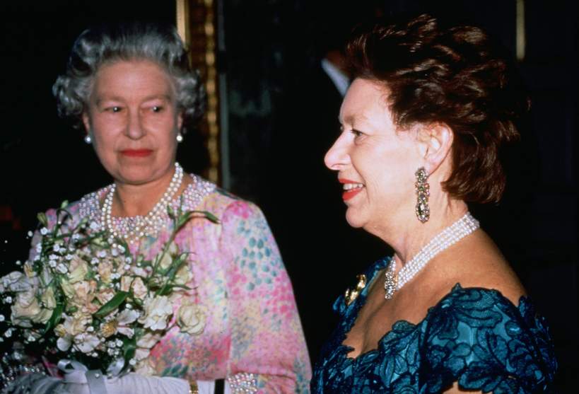 królowa Elżbieta II z siostrą