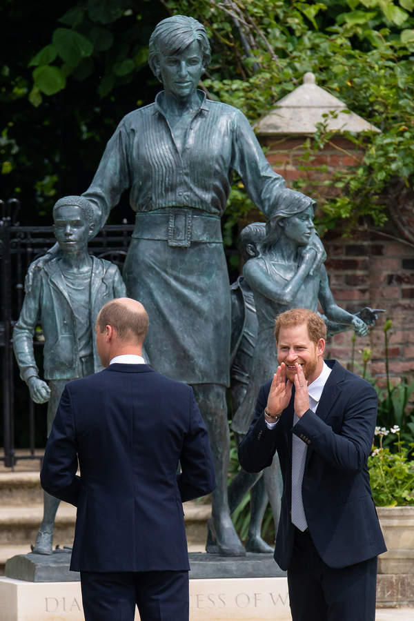 Książę Harry na odsłonięciu pomnika Diany