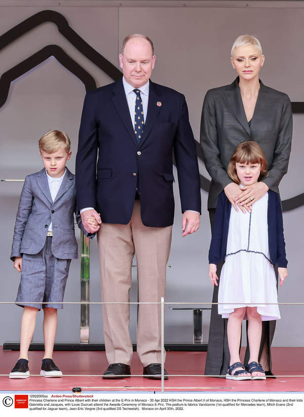 Księżna Charlene, książę Albert z dziećmi, na wyścigu formuły E