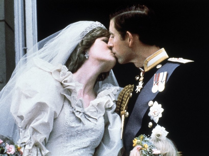 Księżna Diana i książę Karol, pocałunek, ślub Diany i Karola