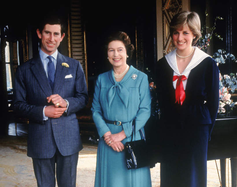 Księżna Diana, królowa Elżbieta II