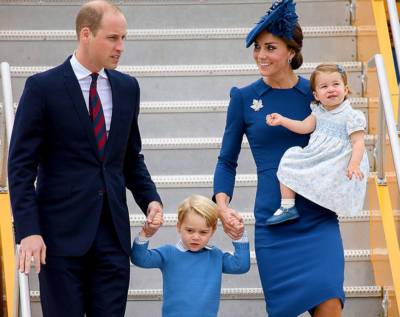 księżna Kate i książę William z dziećmi 