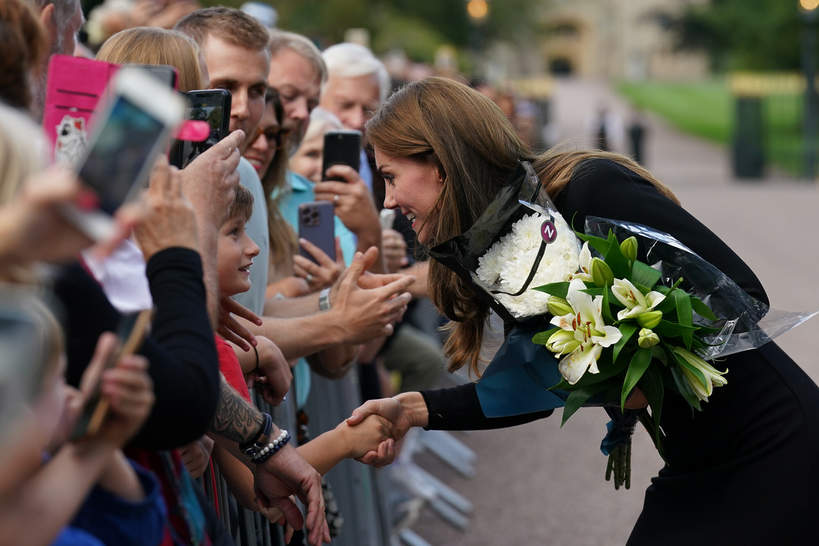 Księżna Kate powiedziała dzieciom o odejściu królowej. Reakcja Louisa wzrusza do łez 