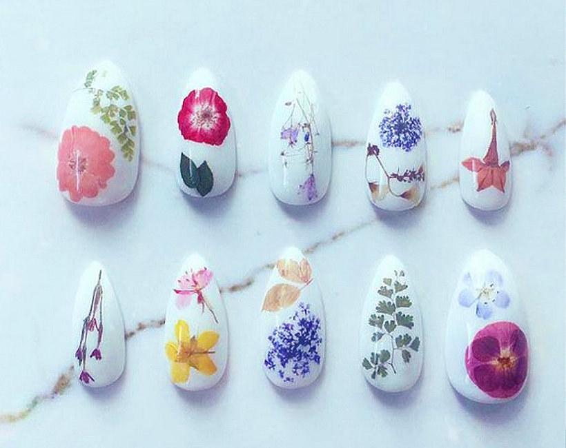 Kwiatowy manicure