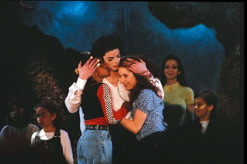 Leaving Neverland, Michael Jackson z dziećmi 